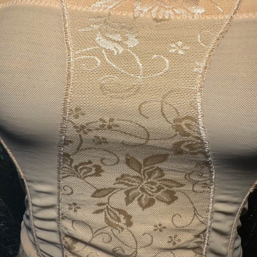pink/cream corset.